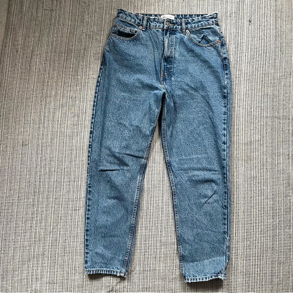 Zara High-Rise Mom Jeans in Medium Blue Wash